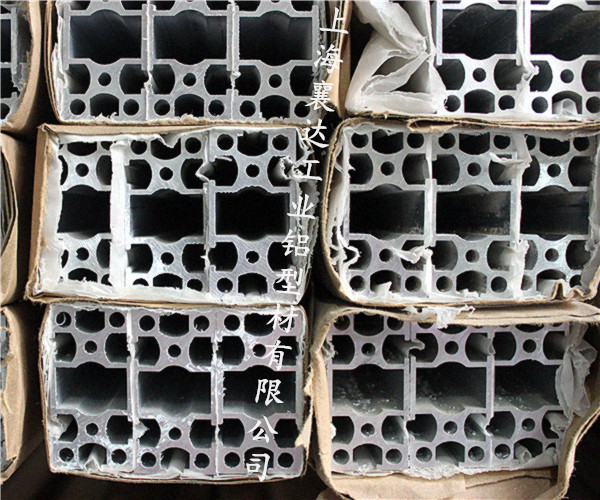 工業(yè)鋁型材廠(chǎng)家如何降低工業(yè)鋁型材的成本 工業(yè)鋁型材廠(chǎng)家如何降低工業(yè)鋁型材的成本